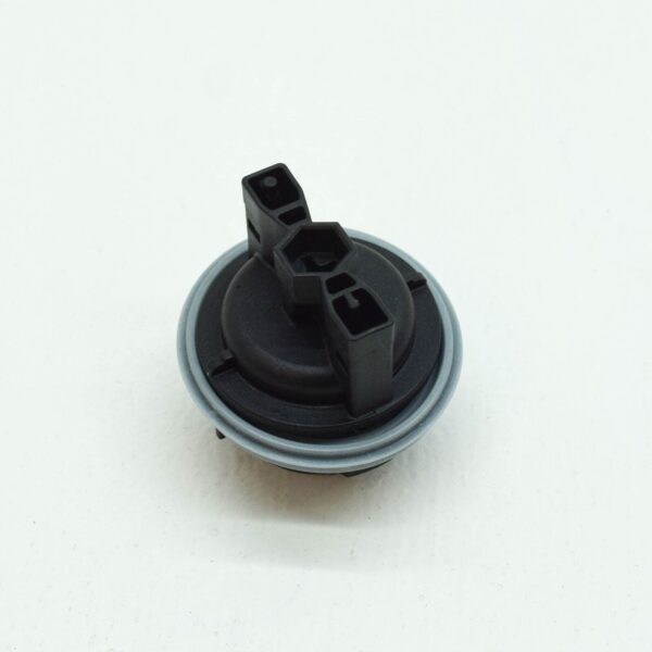 NEW BMW 2 F23 REAR TAIL LIGHT BULB HOLDER SOCKET 7489381 63217489381 ORIGINAL - Image 2