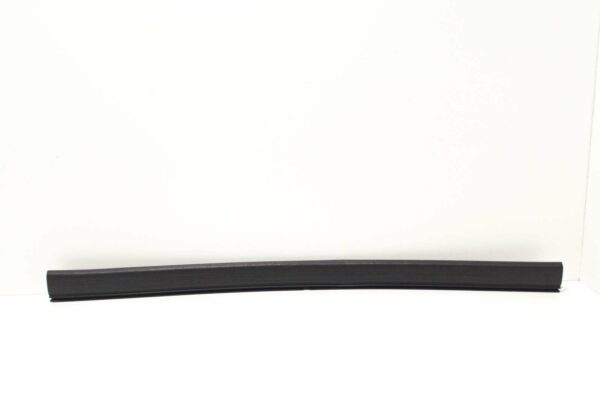 NEW BMW X5 G05 REAR BONNET HOOD SEAL 7418184 51767418184 ORIGINAL - Image 2
