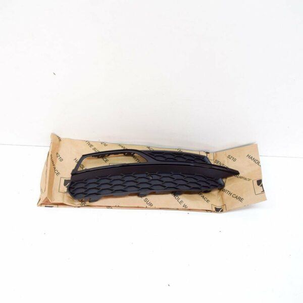 NEW AUDI A3 8PA FRONT BUMPER RIGHT SIDE GRILLE 8V3807682G 9B9 - Image 2