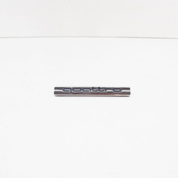 NEW AUDI Q7 4L 'QUATTRO' GRILLE EMBLEM 4L08537362ZZ - Image 2