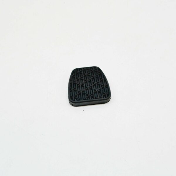 NEW MERCEDES-BENZ VITO W638 CLUTCH PEDAL RUBBER COVER A2012910282 ORIGINAL - Image 2