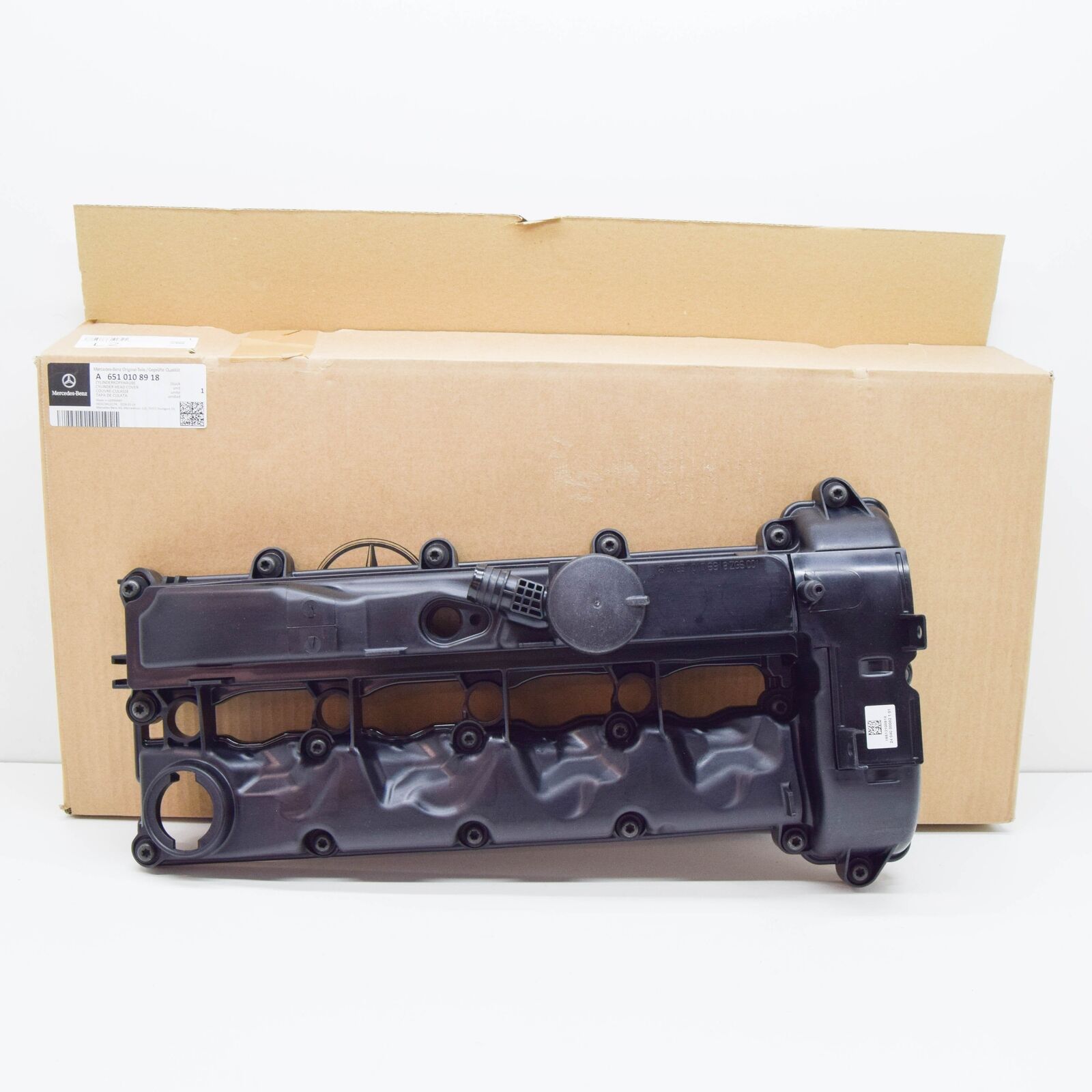 NEW MERCEDES-BENZ C-CLASS W205 VALVE COVER A6510108918 ORIGINAL 2 NEW MERCEDES-BENZ C-CLASS W205 VALVE COVER A6510108918 ORIGINAL - Image 2