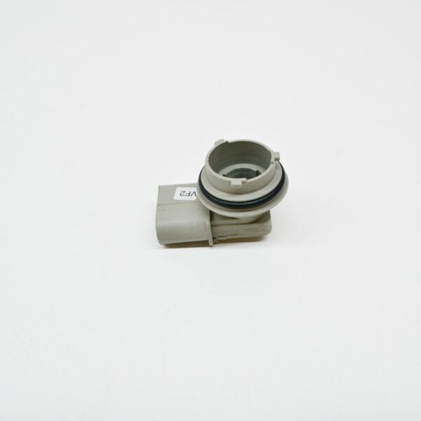 NEW VOLKSWAGEN BEETLE TAIL LIGHT 3 PIN BULB SOCKET 7D0953123A ORIGINAL - Image 2