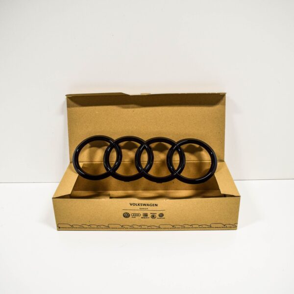 NEW AUDI A3 FRONT GRILLE EMBLEM 8T0853605T94 - Image 2