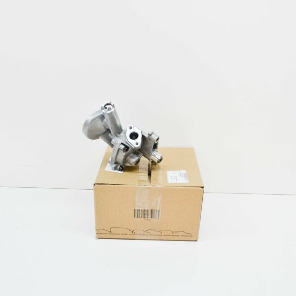 NEW AUDI A3 8P ENGINE OIL PUMP 022115105E ORIGINAL - Image 2