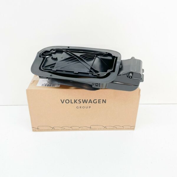 NEW AUDI A3 8V FUEL FILLER FLAP INSERT 8V4809906D - Image 2
