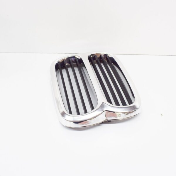NEW BMW 5 E12 FRONT BUMPER RADIATOR GRILLE 51131817683 ORIGINAL - Image 2