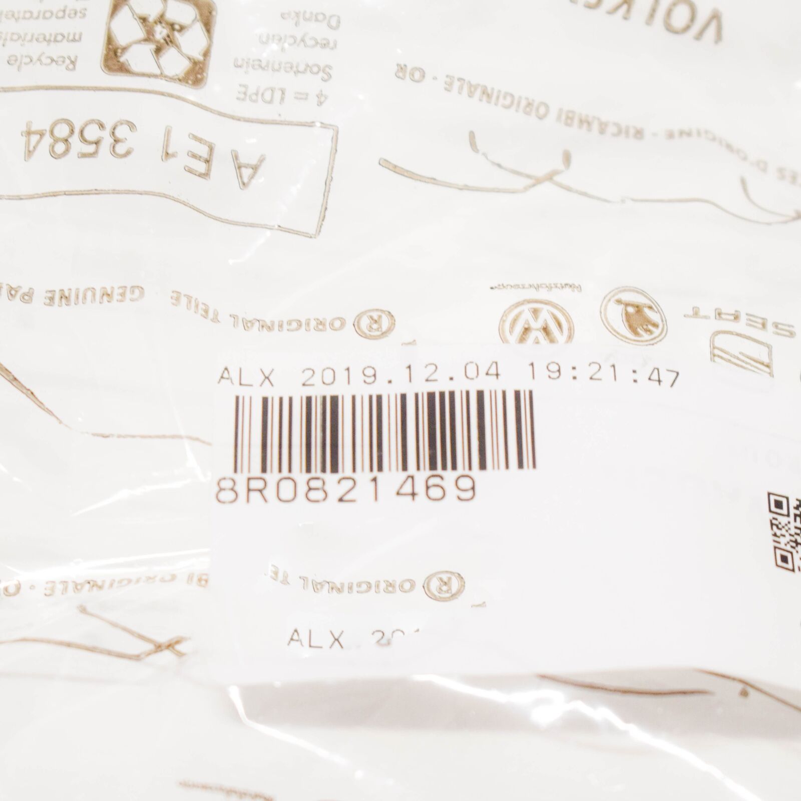 NEW AUDI Q5 8R FRONT LEFT FENDER CENTER BRACKET 8R0821469 ORIGINAL 2 NEW AUDI Q5 8R FRONT LEFT FENDER CENTER BRACKET 8R0821469 ORIGINAL - Image 2