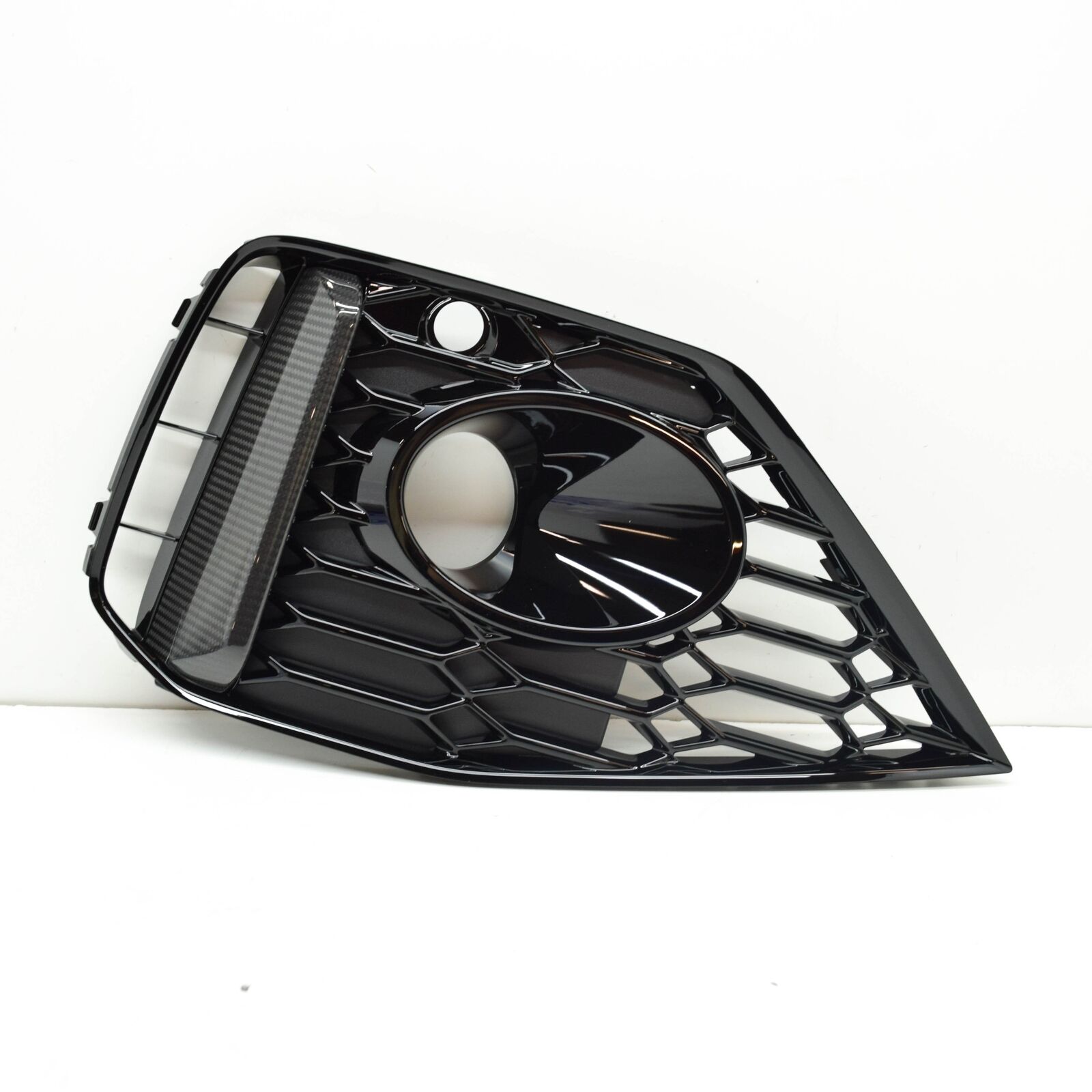 NEW AUDI A5 SPORTBACK F5 FRONT RIGHT AIR GUIDE GRILLE 8W0807682AS3Q0 ORIGINAL 2 NEW AUDI A5 SPORTBACK F5 FRONT RIGHT AIR GUIDE GRILLE 8W0807682AS3Q0 ORIGINAL - Image 2