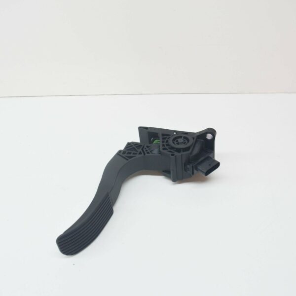 NEW MERCEDES-BENZ VITO W447 THROTTLE GAS PEDAL A9073010200 ORIGINAL - Image 2