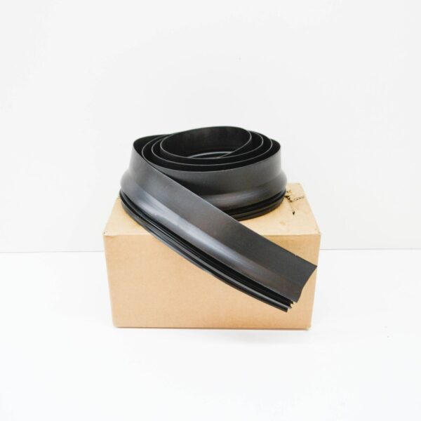 NEW VOLKSWAGEN TRANSPORTER T5 AWNING RUBBER SEAL 7H7067793 - Image 2