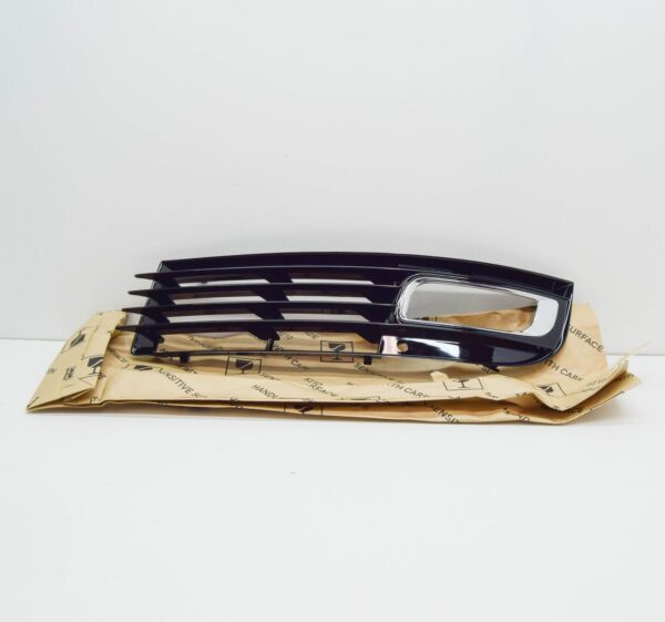 NEW AUDI A8 D3 4E FRONT BUMPER LEFT FOG LIGHT GRILLE 4E0807679A ORIGINAL - Image 2