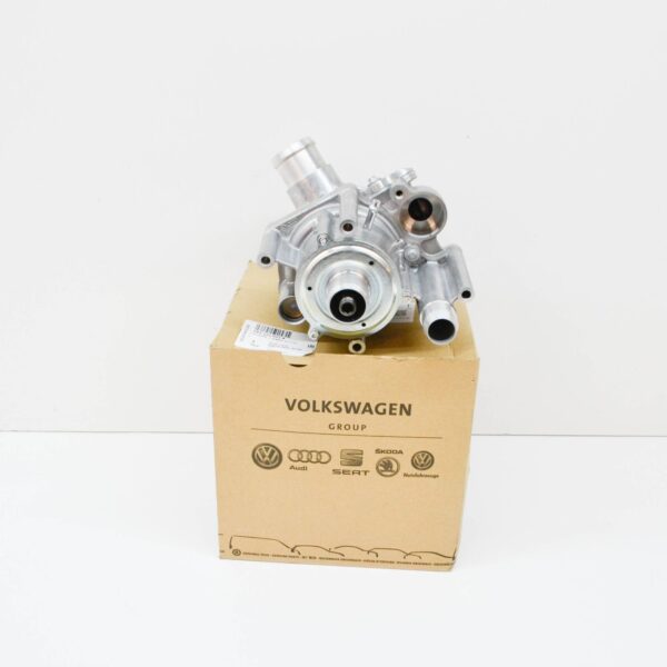 NEW AUDI A8 D4 WATER PUMP 057121011R - Image 2