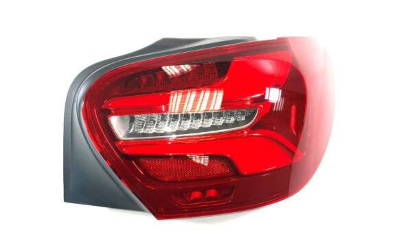NEW MERCEDES-BENZ A W176 REAR RIGHT SIDE PANEL TAILLIGHT A1769065100 ORIGINAL - Image 2