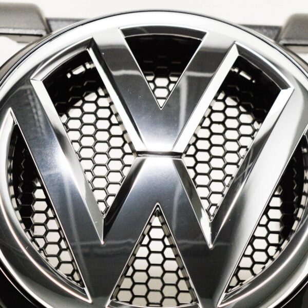 NEW VW TOURAN 1T FRONT BUMPER RADIATOR GRILLE 1T0853651BQPWF ORIGINAL - Image 2