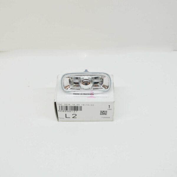 NEW AUDI A3 8P FRONT LEFT WING TURN INDICATOR CLEAR GLASS 8E0949127 - Image 2
