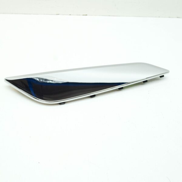 NEW BMW 5 G30 RIGHT SIDEWALL AIR DUCT TRIM 51137349594 7349594 ORIGINAL - Image 2