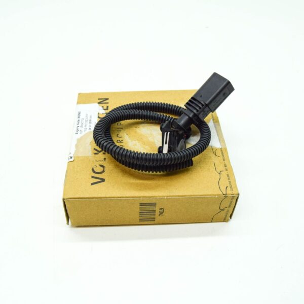 NEW VOLKSWAGEN GOLF 5G MK7 FRONT HOOD CONTACT SWITCH 5G0953236 ORIGINAL - Image 2