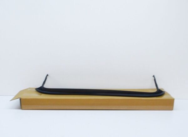 NEW AUDI Q3 8U FRONT SUNROOF AIR DEFLECTOR 8K9877651B - Image 2