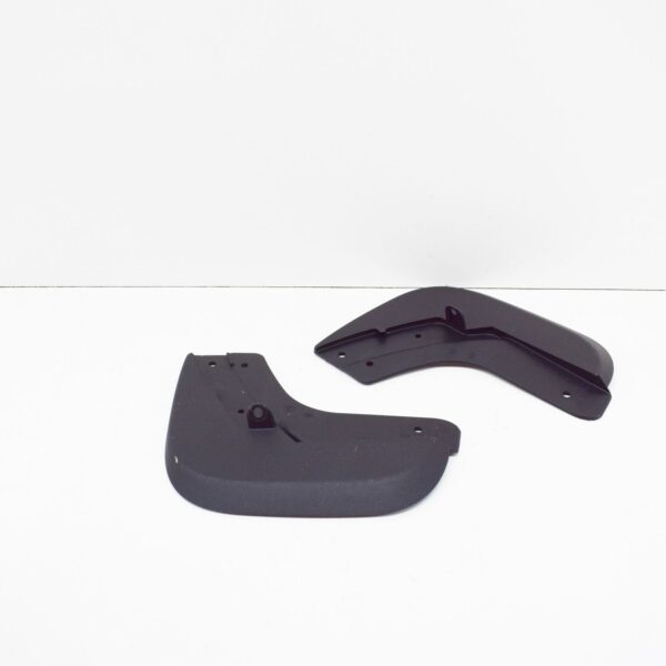 NEW VW T-ROC FRONT MUDGUARD FLAPS SET 2GA075116 - Image 2