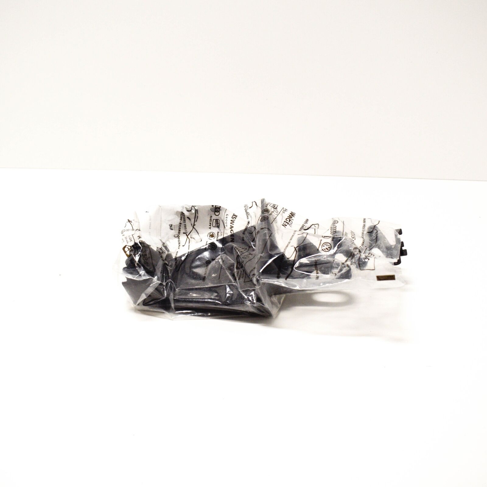 NEW AUDI A4 B9 RADIATOR RIGHT SUPPORT BRACKET 8W0807334A ORIGINAL 2 NEW AUDI A4 B9 RADIATOR RIGHT SUPPORT BRACKET 8W0807334A ORIGINAL - Image 2