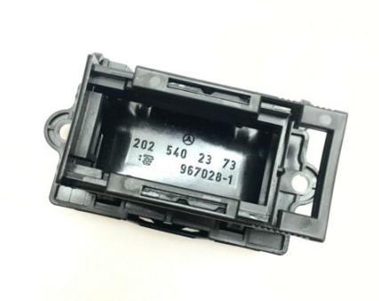 NEW MERCEDES-BENZ CLA C117 DIAGNOSIS PLUG BRACKET A2025402373 ORIGINAL 2 NEW MERCEDES-BENZ CLA C117 DIAGNOSIS PLUG BRACKET A2025402373 ORIGINAL - Image 2