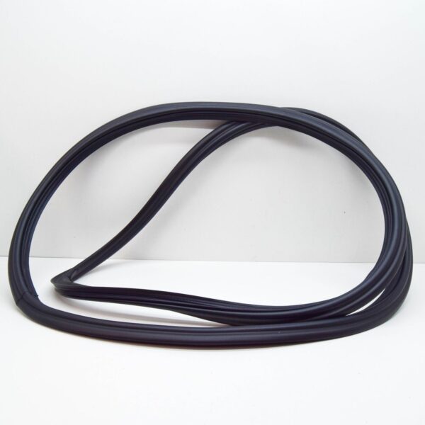 NEW VW GOLF VII VARIANT BA5, BV5 BOOTLID SEAL RUBBER 5G6827705E ORIGINAL - Image 2