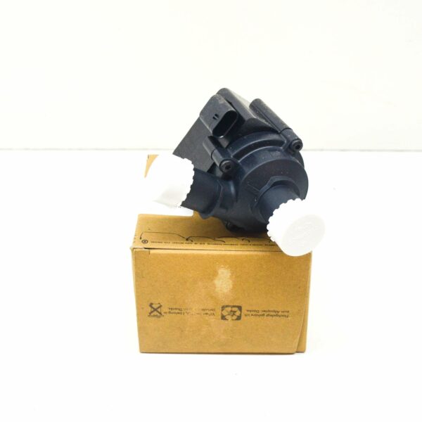NEW AUDI A4 B8 ADDITIONAL COOLANT PUMP 06H121601N - Image 2