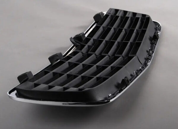 NEW MERCEDES-BENZ CLK C208 RADIATOR GRILLE A20888000859040 ORIGINAL - Image 2