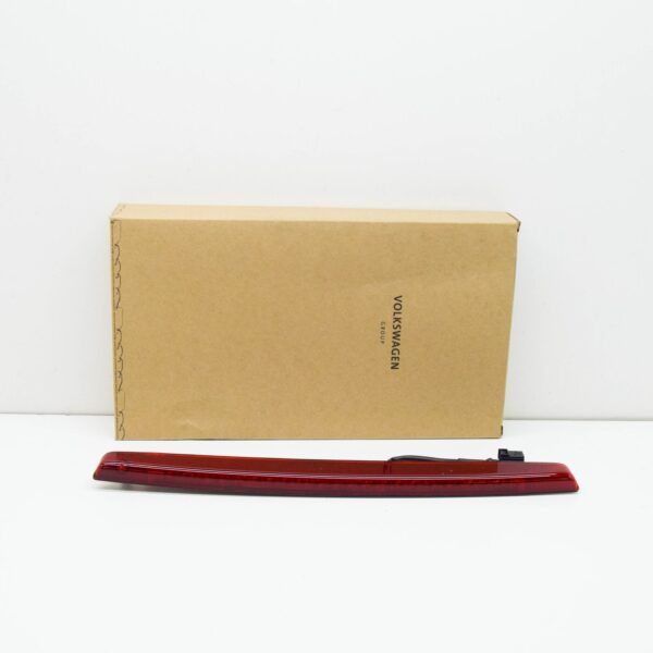 NEW SKODA KAMIQ REAR THIRD BRAKE CENTRE STOP LIGHT 654945097 ORIGINAL - Image 2