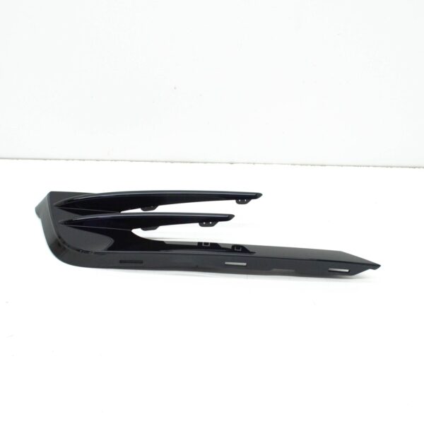 NEW VOLKSWAGEN GOLF MK7 FRONT BUMPER RIGHT GRILLE 5GE853666A041 - Image 3