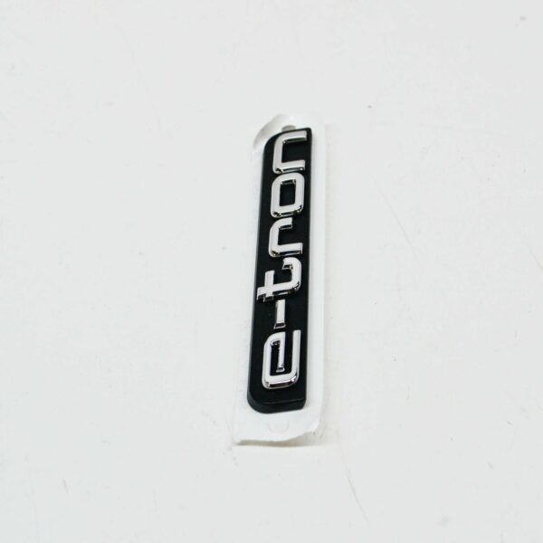 NEW AUDI A3 S 8V E-TRON FRONT RADIATOR GRILLE EMBLEM BADGE 8V4853736A2ZZ - Image 3