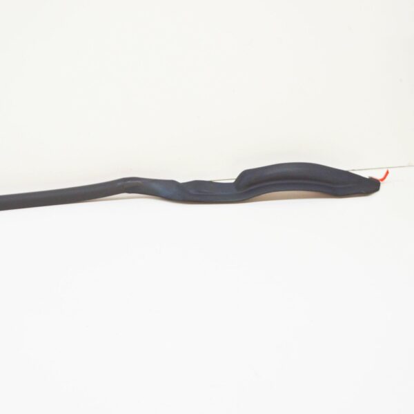 NEW VOLKSWAGEN TOUAREG 7P REAR LEFT DOOR FRONT SEAL 7P6839717B - Image 3