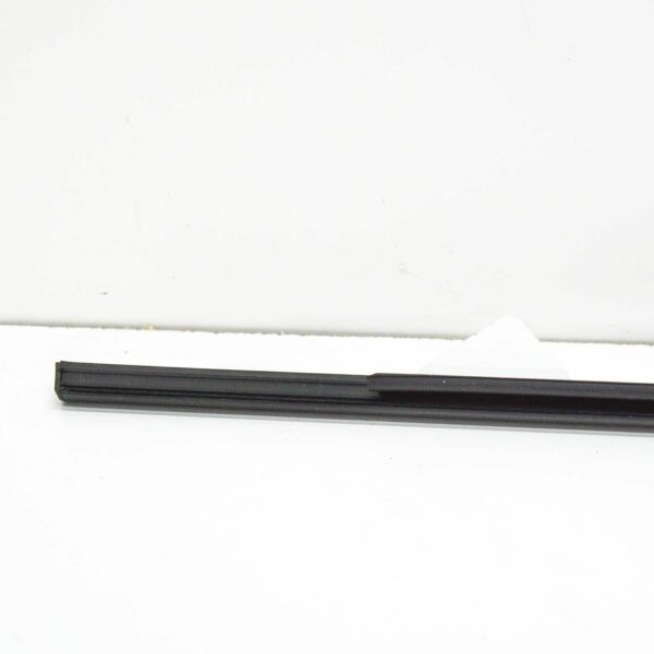 NEW AUDI A3 8P SPORTBACK REAR RIGHT OUTER WINDOW SLOT SEAL 8P4839478A - Image 3