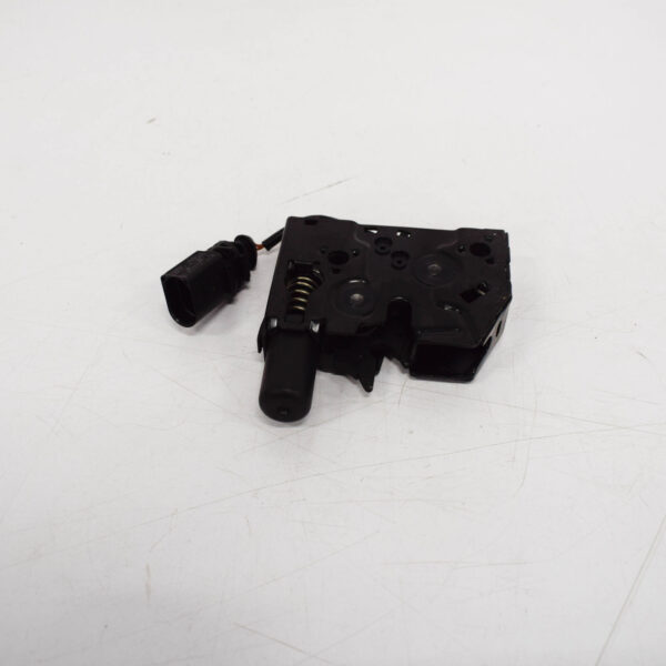 NEW AUDI A3 8V REAR TAILGATE LID LOCK 8V0823509A 2015 - Image 3