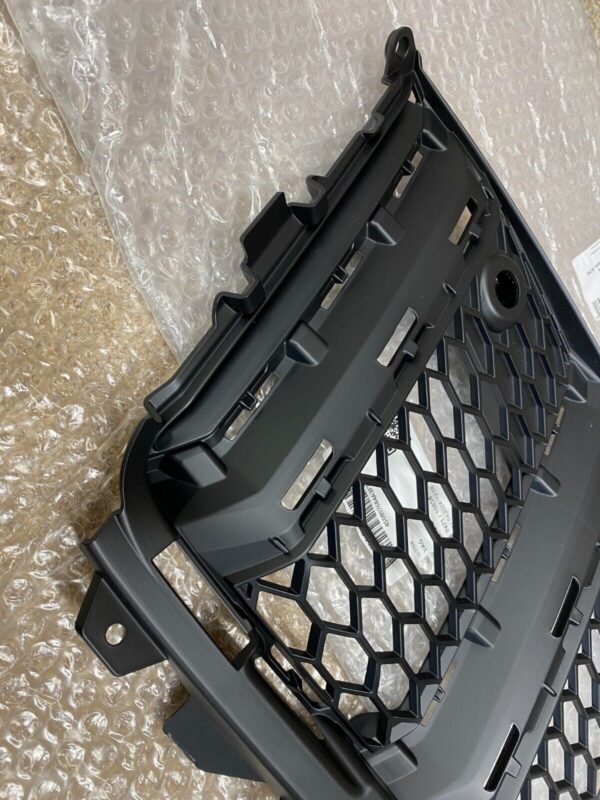 NEW AUDI R8 16-18 FRONT BUMPER O/S RIGHT AIR GUIDE GRILL 4S0807684A3FZ - Image 3