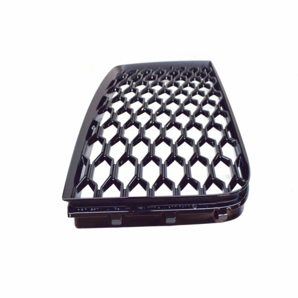NEW AUDI RS3 8V FRONT BUMPER RIGHT AIR GUIDE GRILLE 8V4807682BT94 - Image 3