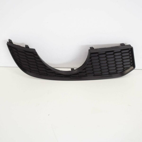 NEW AUDI A3 8V FRONT BUMPER RIGHT SIDE GRILLE TRIM 8V5807820C - Image 3