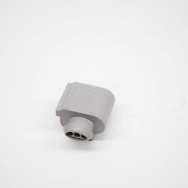 NEW AUDI A3 8P FUEL PRESSURE SENSOR CONNECTOR HOUSING 3 PIN 3B0973703G - Image 3