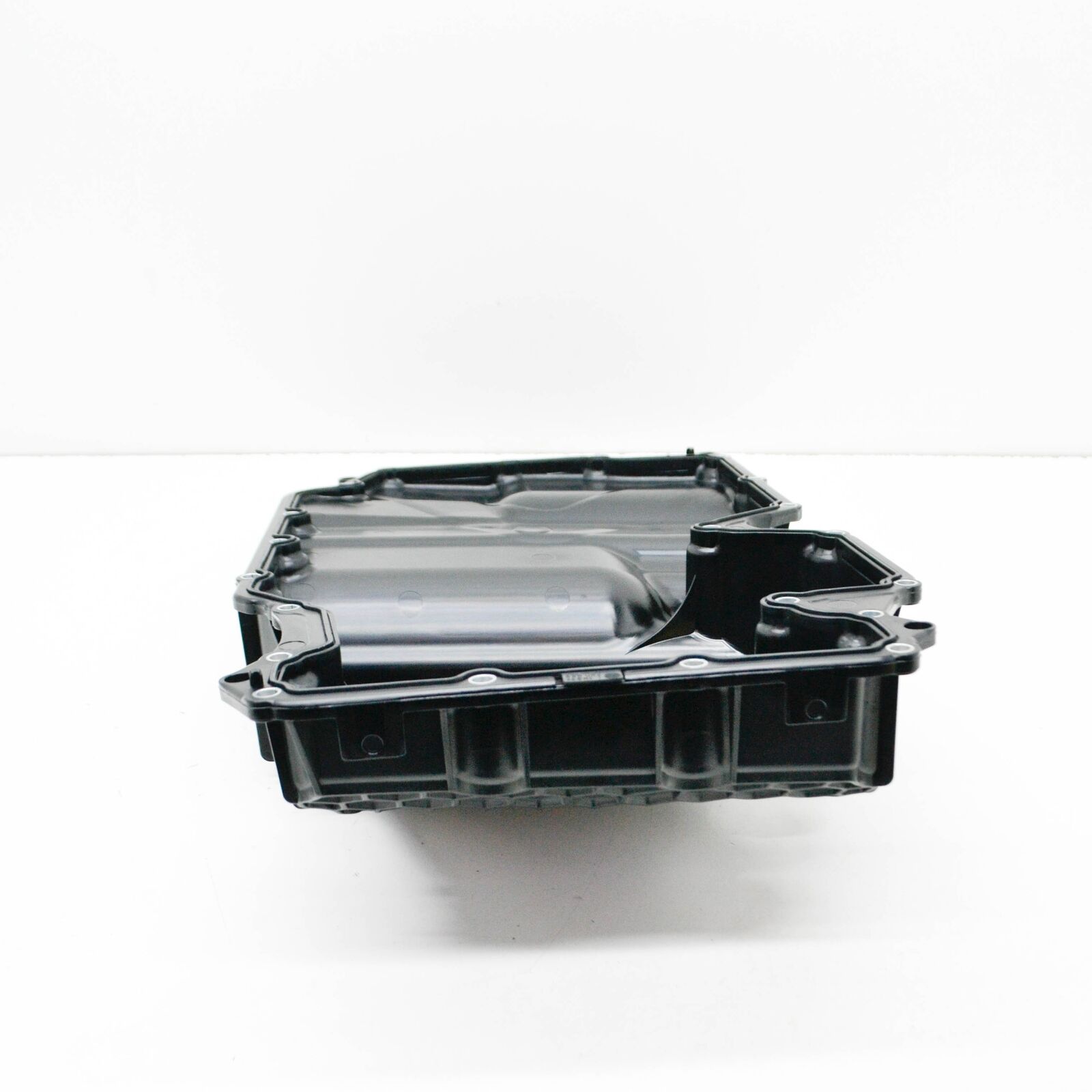NEW AUDI A5 8W6 ENGINE OIL SUMP LOWER PART 05L103602B 3 NEW AUDI A5 8W6 ENGINE OIL SUMP LOWER PART 05L103602B - Image 3