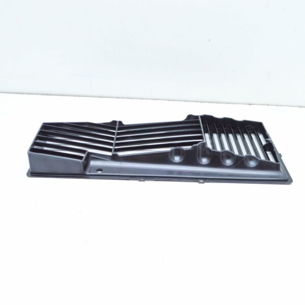 NEW AUDI A3 8P AIR FILTER GRILLE INSERT 3C0129668 - Image 3