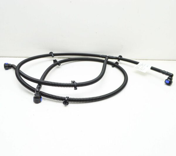 NEW AUDI E-TRON GEN FRONT HEADLIGHT WASHER HOSE 4KE955970 - Image 3