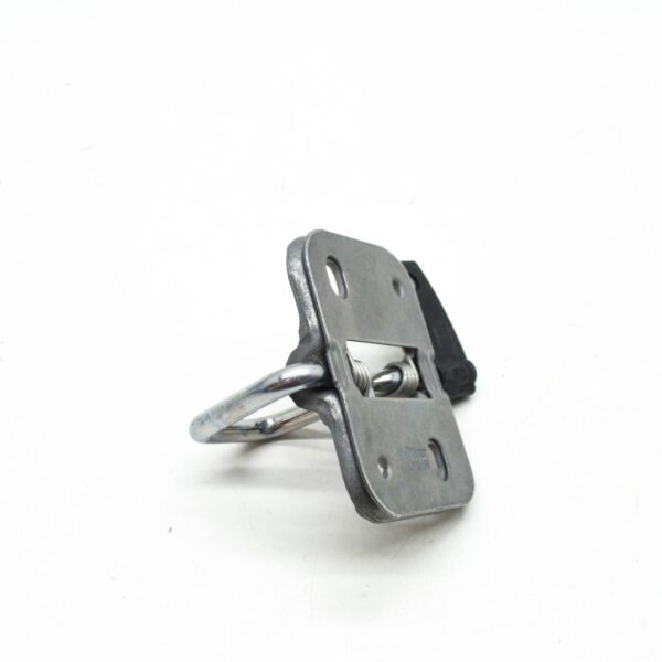 NEW VOLKSWAGEN JETTA MK7 FRONT BONNET HOOD SAFETY HOOK LATCH 17A823186 - Image 3
