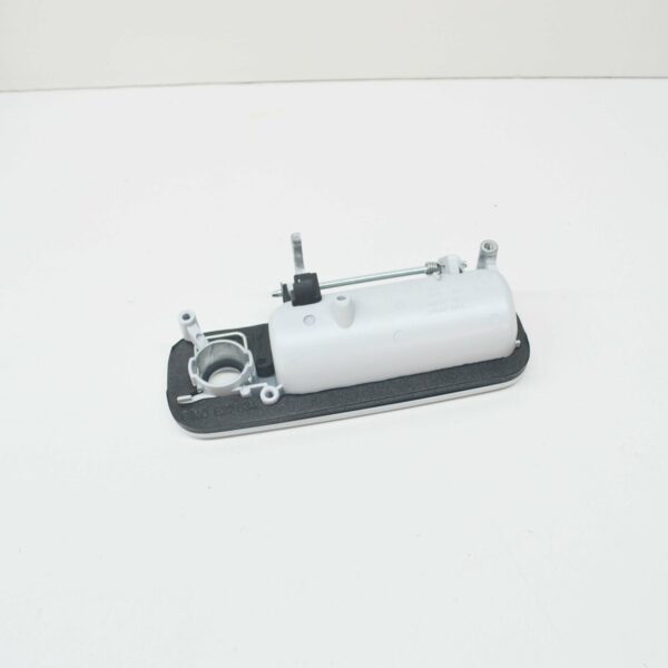 NEW VOLKSWAGEN TRANSPORTER T5 REAR LID PRIMED HANDLE 7H0827561AGRU - Image 3