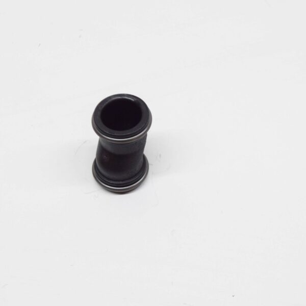 NEW AUDI A4 B8 ENGINE VENT BREATHER TUBE 06E103213 - Image 3