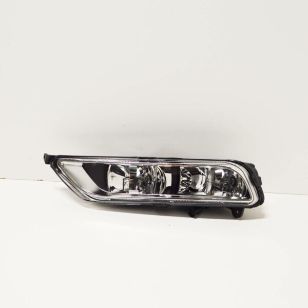NEW VOLKSWAGEN PASSAT B7 FRONT LEFT HALOGEN FOG LIGHT 3AA941661D - Image 3
