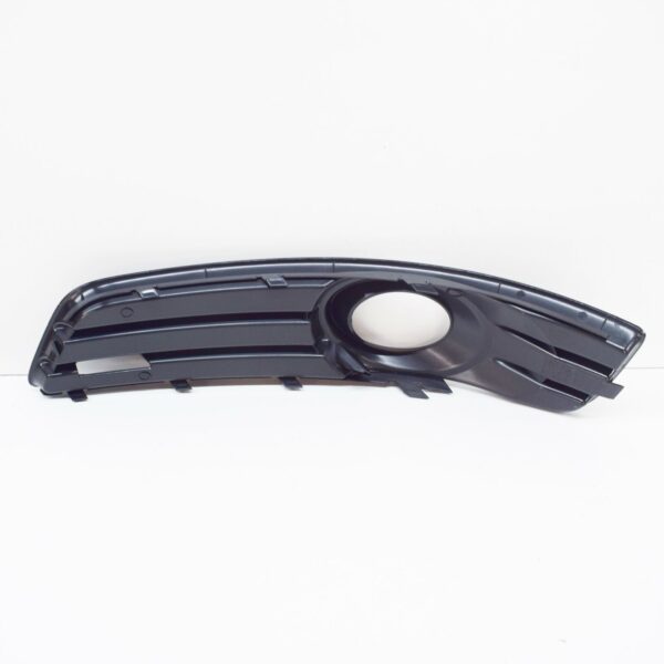 NEW AUDI A3 8PA FRONT RIGHT LOWER LIGHT FOG GRILLE 8P0807682E9B 9B9 2013 - Image 3