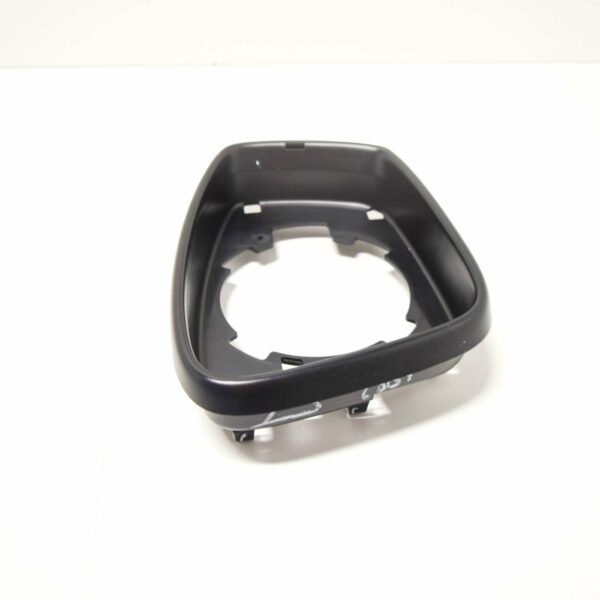 NEW VOLKSWAGEN JETTA MK6 RIGHT SIDE MIRROR INNER FRAME TRIM 5C6857602A - Image 3
