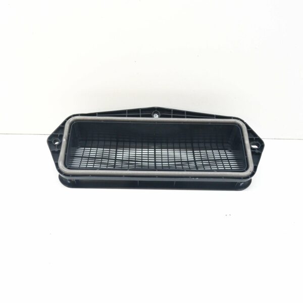 NEW AUDI A3 8V CENTER UPPER EXTERIOR AIR DUCT GRILLE 5Q0815479 - Image 3