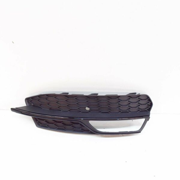 NEW AUDI A3 8PA FRONT BUMPER RIGHT SIDE GRILLE 8V3807682G 9B9 - Image 3